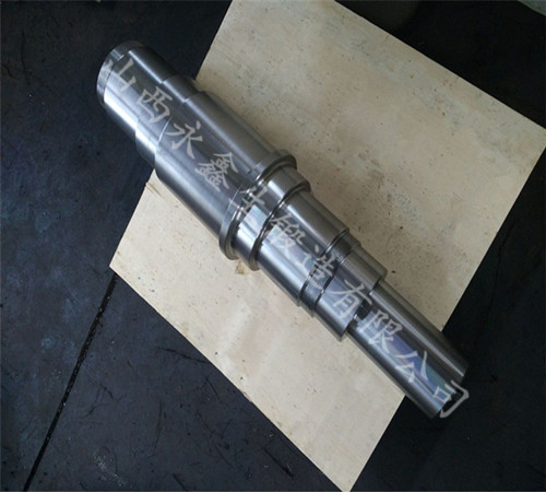 鍛造廠生產好的重型軸鍛件